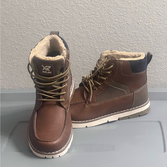 Brand New Men’s Authentic Sneakers Boots